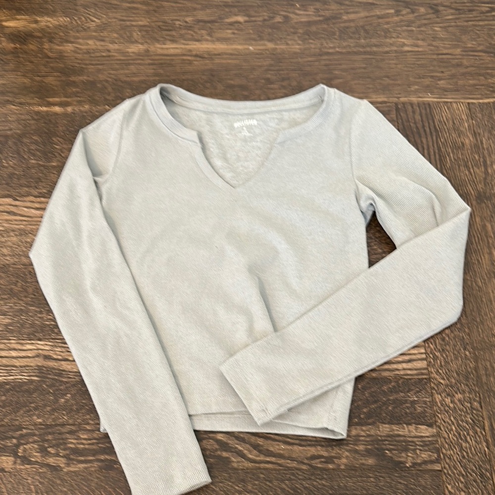 Hollister Gray Long Sleeve Crop Top